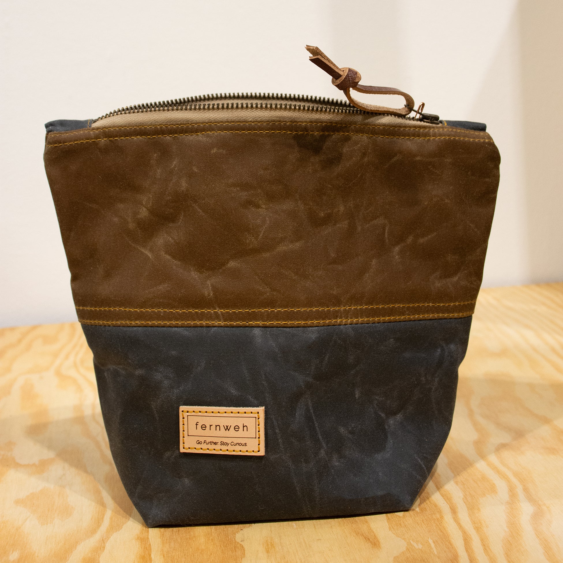 "SPEY" Waxed Cotton Washbag - BARK/SCREE