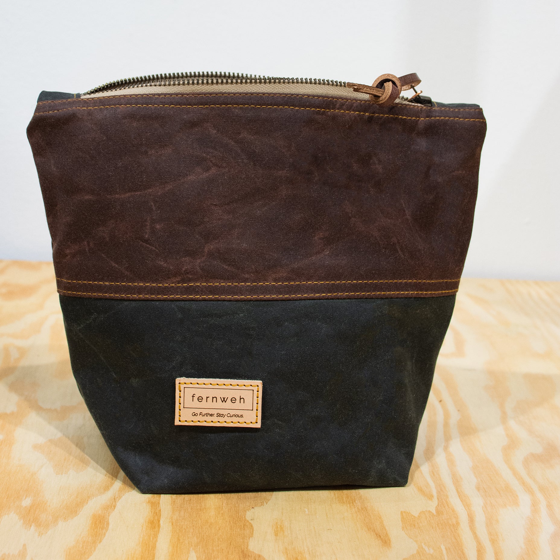 "SPEY" Waxed Cotton Washbag - BRACKEN/FOREST