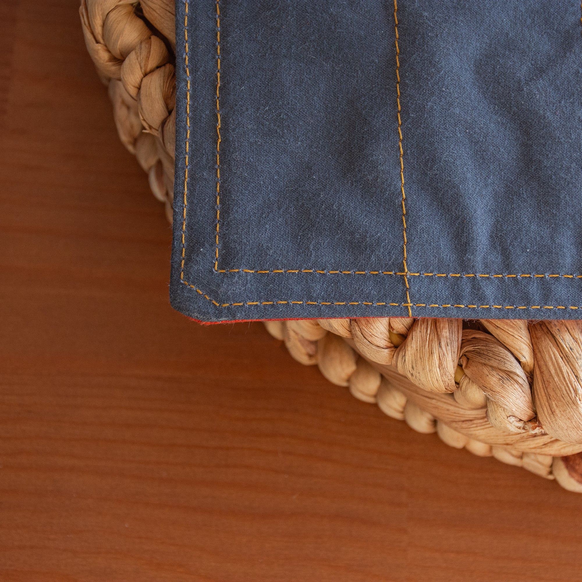 Sample Sale - "VAA" Utility Roll - Rowanberry/Dark Grey